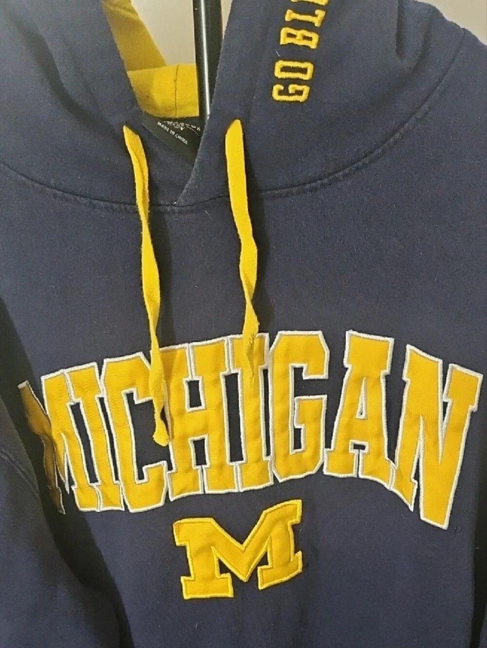 Colosseum Navy and Yellow Michigan Pullover Crewneck Hoodie